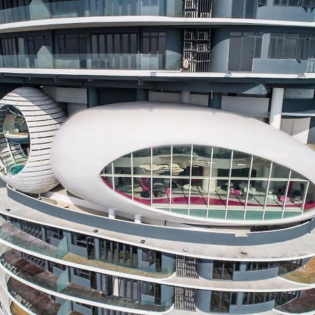 Arte Serviced Apartment @ Penang Гелугор Екстериор снимка