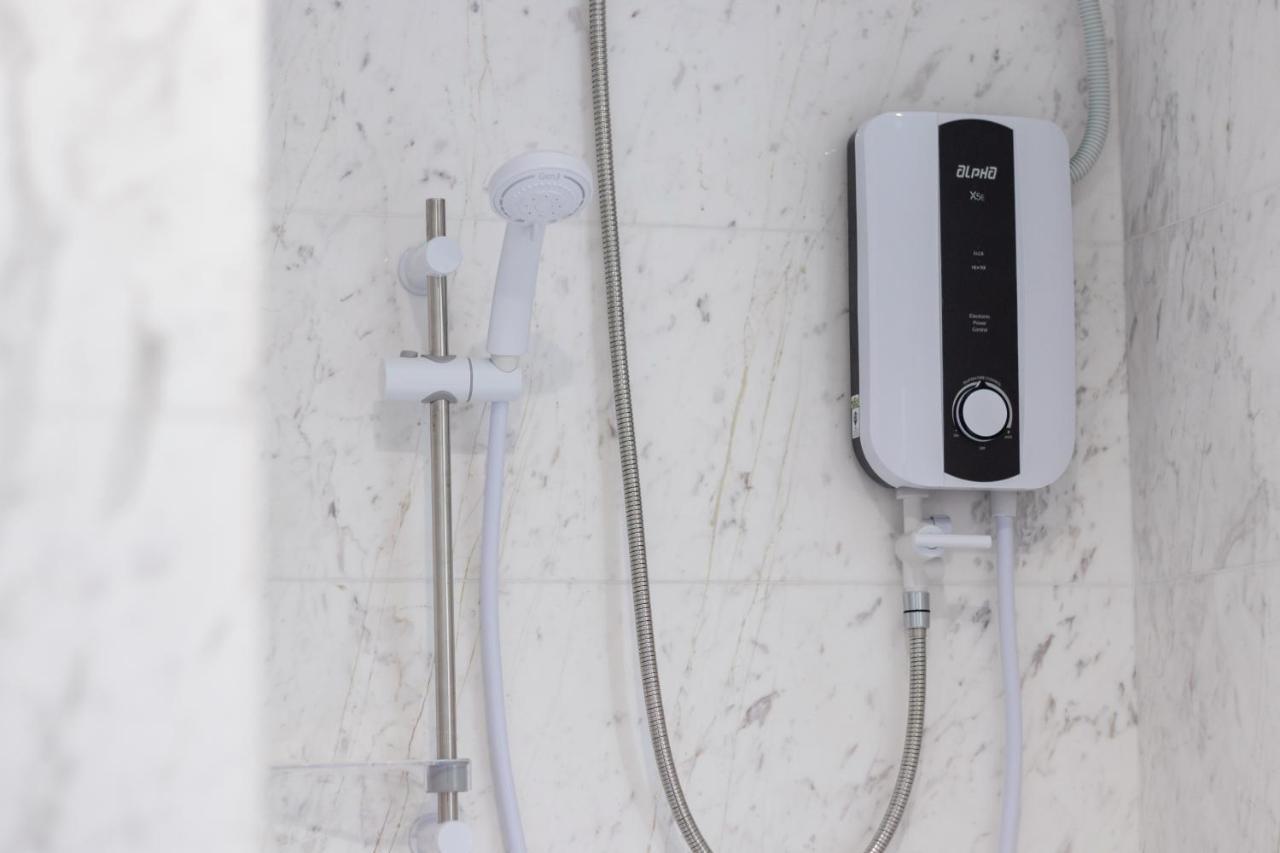 Arte Serviced Apartment @ Penang Гелугор Екстериор снимка