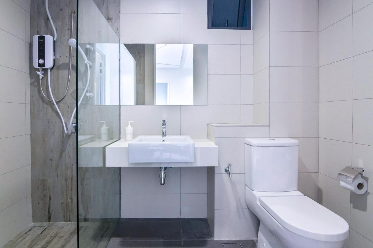 Arte Serviced Apartment @ Penang Гелугор Екстериор снимка